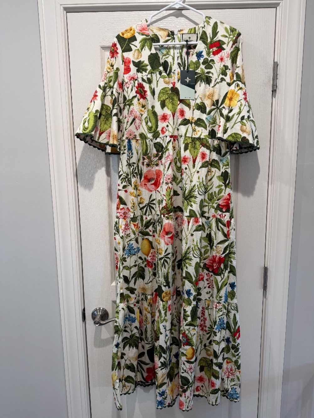 Tuckernuck Blooming Botanical Dress NWT Size M - Picture 2 of 6